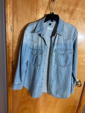 Snap Closure Oversized Faded Denim Shirt, size Medium